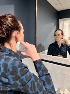 A demonstration of how to use the gammaCore device. Look in the mirror to see if your lower lip is pulling. If so, it is placed correctly.
